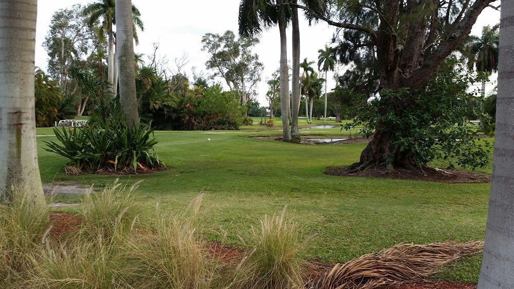 Hollywood Beach Golf Resort Exteriör bild
